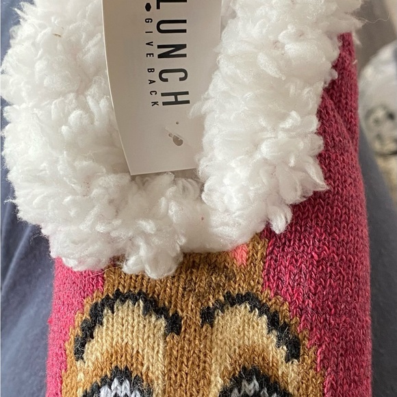 Chip n Dale slippers new - Picture 5 of 5